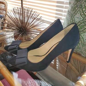 Antonio Melani Black Leather heels bows size 8.5